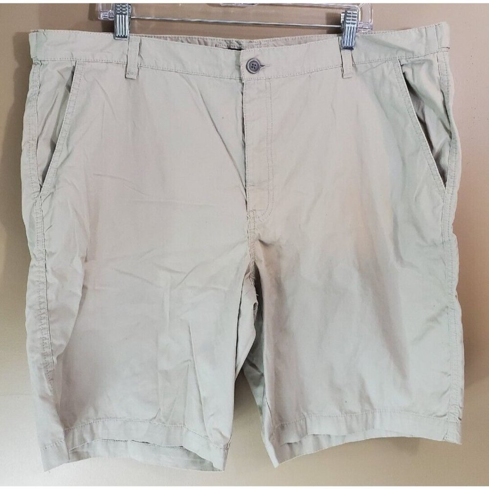 Marc Anthony Khaki Shorts Size 40
